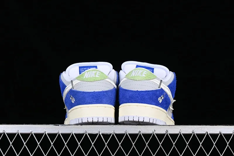 All categories Nk SB Dunk series Nk SB Dunk Low low-top sneakers F version Fly Streetwear x Nk SB Dunk Low joint model SB dunk series low-top casual sports skateboard shoes DQ5130-400